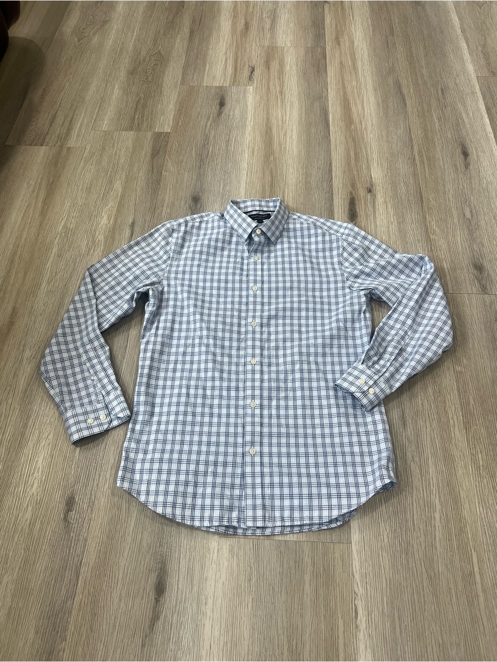 Banana Republic Light Blue & White Checked Button-Down Shirt